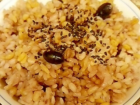 三十雑穀入りの黒豆玄米ご飯